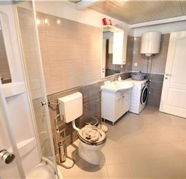 3 Bedroom Villa with Pool & Tennis Court near Sinj, sleeps 8